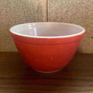 1960s PYREX 401 BOWL RED